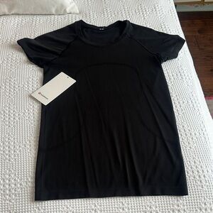 Lululemon black swiftly tech